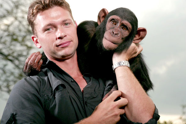 Amazon.co.jp: Escape to Chimp Eden: Season 1 [DVD] : DVD