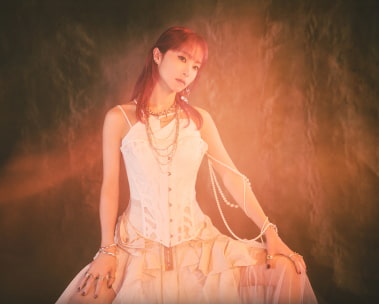LiSA 直筆サイン入りグッズが当たる