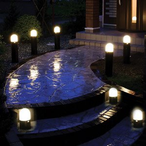 アイリスオーヤマ 電池式ガーデンセンサーライト ZSL-MT ブラック/電球色