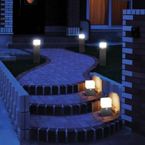 アイリスオーヤマ 電池式ガーデンセンサーライト ZSL-KA グレー/電球色