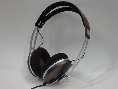 小柄な見た目とは対照的な広がる音場空間