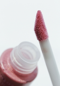 メリハリ肌に仕上げるハイライトクリーム。