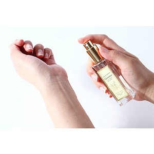 バックやポーチに入れて持ち運びにも便利なサイズ