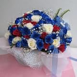 青いバラのキラキラアレンジメント★トリコロールブルー★ゴールド（生花）　お祝い　記念日　誕生日　フラワーギフト　バラ