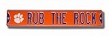 Rub the Rock Wロゴストリートサイン