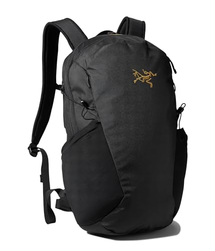 アークテリクス マンティス 16 バックパックの軽量コンパクト設計