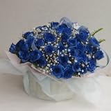 キラキラブルーローズとカスミソウのアレンジメント★ブルースタープラチナ　青いバラのアレンジメント★セレクト　生花　カゴ盛り　お誕生日