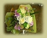 花束のプレゼント、誕生日やお祝いに癒される雰囲気の花束【BFM】