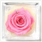 花花 プリザーブドフラワー 手のひらサイズ ガラスキューブ （ バラ 一輪 ） 枯れない お花 お祝い プチギフト プレゼント 【 メッセージカード / ラッピング 無料 】( ピンク )