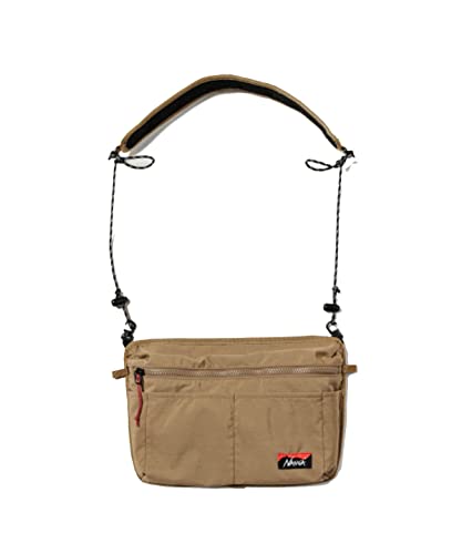 NANGA タキビサコッシュのアラミド繊維混紡難燃素材と焚き火対応設計