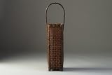 21018010 磨四つ目鎧崖 【サイズ】Ｗ１５．５×Ｄ１３×Ｈ５４ｃｍ【素材】竹【塗装】漆塗装【生産国】日本 23-551-04