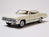 キンスマート シボレー インパラ(1967) ホワイト 1/43 ミニカー KT5418