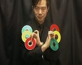 手品屋 カラーチェンジングCD by.上口龍生＜空の手からCDディスクが出現し、さらにカラーチェンジしていくかっこいいマジック！＞