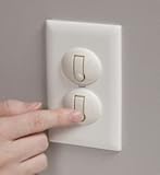 Safety 1st Plug Protectors Clamshell 24 / Pack by Safety 1st [並行輸入品]