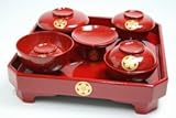 【家紋入り】漆塗り　総朱お食い初め食器セット【男の子用】脚の低い伝統的な形―歯固めの石　白木祝い箸進呈　―【京の名工　蒔絵職人が描く】