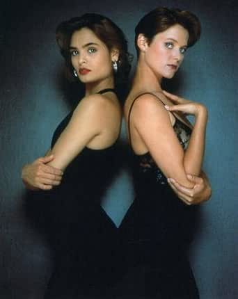 Amazon Co Jp ブロマイド写真 007 消されたライセンス ボンドガール2人 キャリー ローウェル タリサ ソト ノーブランド品 ホビー 通販