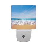 Alaza美しいTropical Sea BeachブルースカイLEDナイトライトDusk to Dawnセンサープラグの夜ランプのデザイン大人用ベッドルームバスルームホームデコレーション