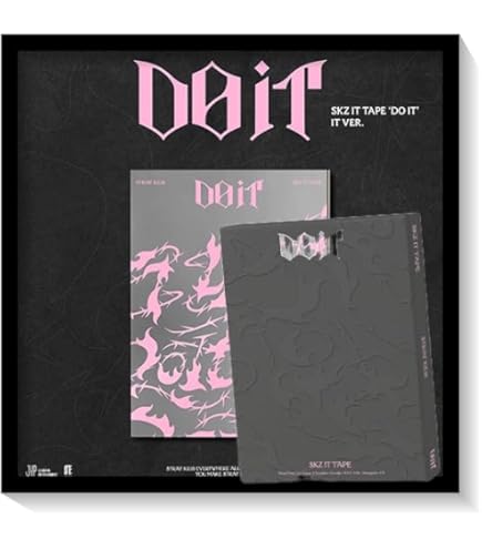 Amazon.co.jp: Stray-Kids (スキズ) - KARMA 韓国盤 (STANDARD_2種 SET