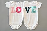 超可愛い！！双子ベビー用ロンパース☆２枚セット「LOVE♪」newborn-24ヶ月 (3-6months, ピンクｘブルーグリーン)