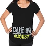 Awkwardスタイルdue 8月に妊娠発表マタニティTシャツMom to Be Birth Announcement US サイズ: 3L カラー: ブラック