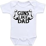 Guns Like Dad – Baby Boyボディスーツ カラー: ブラック