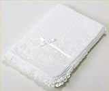 アフガン　おくるみ　お宮参り　白の夢　　日本製　フード付き＝白　ひざ掛け　おむつ替えマット　柔らかニット製　日本製＝出産祝いやギフトにもどうぞ　キルト仕上げ