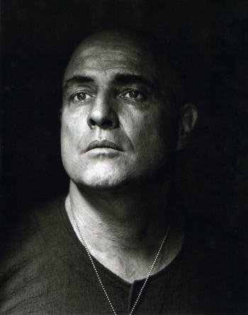 ブロマイド写真★マーロン・ブランド/『地獄の黙示録』/カーツ大佐のアップ/【ノーブランド品】