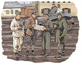 プラッツ ドラゴン 1/35 WW2 ドイツ 武装親衛隊 野戦会議 冬季装備フィギュアセット カラコフ 1943 プラモデル DR6144 (人)