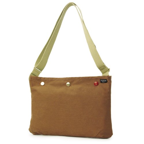 少し大人向け ポーターのサコッシュのおすすめコーデを紹介 みなとブログ