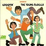 �O���[�r��