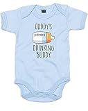 (パパの飲み友達。) Daddy's Drinking Buddy, プリント　ベビースーツ - ライト　ブルー/カラートランスファー 6-12 ヶ月