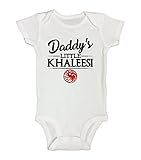 キュートムービーLoverボディスーツ" Daddys Little Khaleesi " Royalteeキッズシャツ カラー: ホワイト