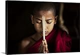 スコット・Stulbergプレミアムシックラップキャンバス壁アート印刷題名Young Monk Praying In His Monastery、Bagan Burma 30" x 20" 20171