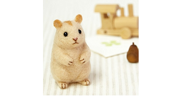 Amazon Co Jp アクレーヌ スターターキット 針 マット 付きハムくんのマスコット手作りキットセット 羊毛フェルトで作るジャンガリアン ハムスターのぬいぐるみ 自由研究 ウェルカムドール ホビー 通販