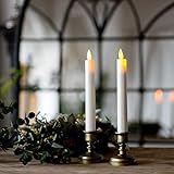 ＜スティックタイプ＞ Exclusif LEDキャンドル 揺らぐ炎 燭台付き2本セット リモコンでラクラク 操作Moving LED Candle