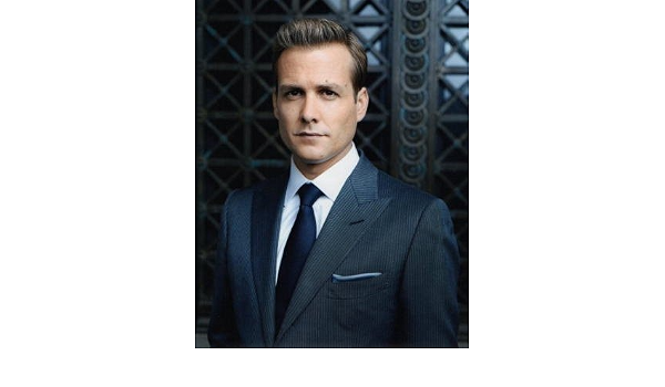 Amazon ブロマイド写真 海外ドラマ Suits スーツ ハーヴィー ガブリエル マクト 上半身 ノーブランド品 アイドル 芸能人グッズ 通販