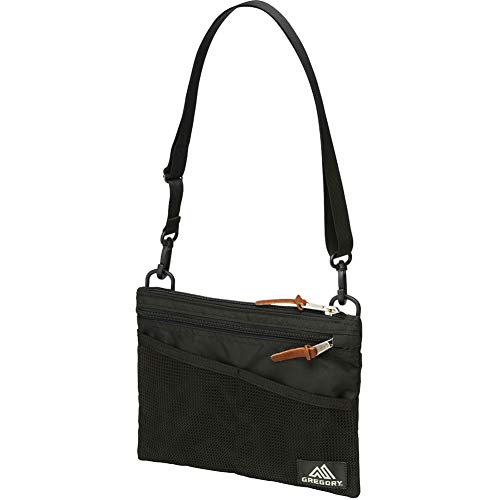 GREGORY クラシックサコッシュMの厚手ナイロン素材と本革ジッパープル