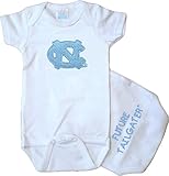 North Carolina TarヒールUNC将来Tailgater Baby Onesie (新生児)