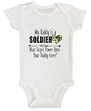 Dads Military息子娘Onesieボディスーツ" Super Power Soldier " Funny Threadzキッズ カラー: ホワイト