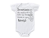 Bargain Bella Sometimes最小のThings Take Up The Most部屋in our hearts QuoteブラックホワイトデザインユーモアLove Cute Funn