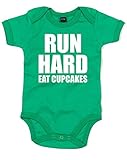 (沢山走る、カップケーキを食べる。) Run Hard, Eat Cupcakes, プリント　ベビースーツ - グリーン/白 12-18 ヶ月