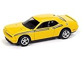 JOHNNY LIGHTNING 1/64スケール 2010 ダッジ チャレンジャー イエロー JLSP147A 完成品ミニカー