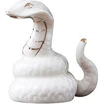 干支白蛇 縁起の良い「白蛇」をモチーフにした干支モデルのシューズを発売