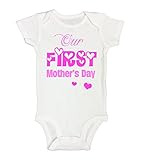 Kids Onesie " Our First母の日"可愛い母の日ギフトRB Clothing Co カラー: ホワイト