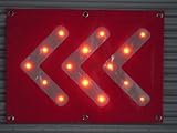 LED矢印板　LEDシェブロン　赤 3R