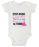 面白いOnesie " Step AsideシンデレラThere Is a New Princess in town " Funny Threadz カラー: ホワイト