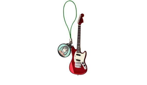 Amazon けいおん Guitar Collection 梓モデル ムスタングtype F 梓チャーム ストラップ付き アニメ 萌えグッズ 通販