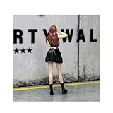 MiniRealm 1/64 フィギュア 女性 塗装済み ミニチュア ジオラマ用 ミニカー用 モデル女子 完成品 スケールフィギュア MR0165 (black&silver) [並行輸入品]
