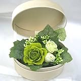 天然誕生石アクセサリー付　8月のバースデーフラワーBOXアレンジ爽やかなグリーングラデーションのバラプリザーブドフラワー