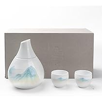 陶器の瓶 2つ、おちょこのセット 陶器の瓶 2つ、おちょこのセット